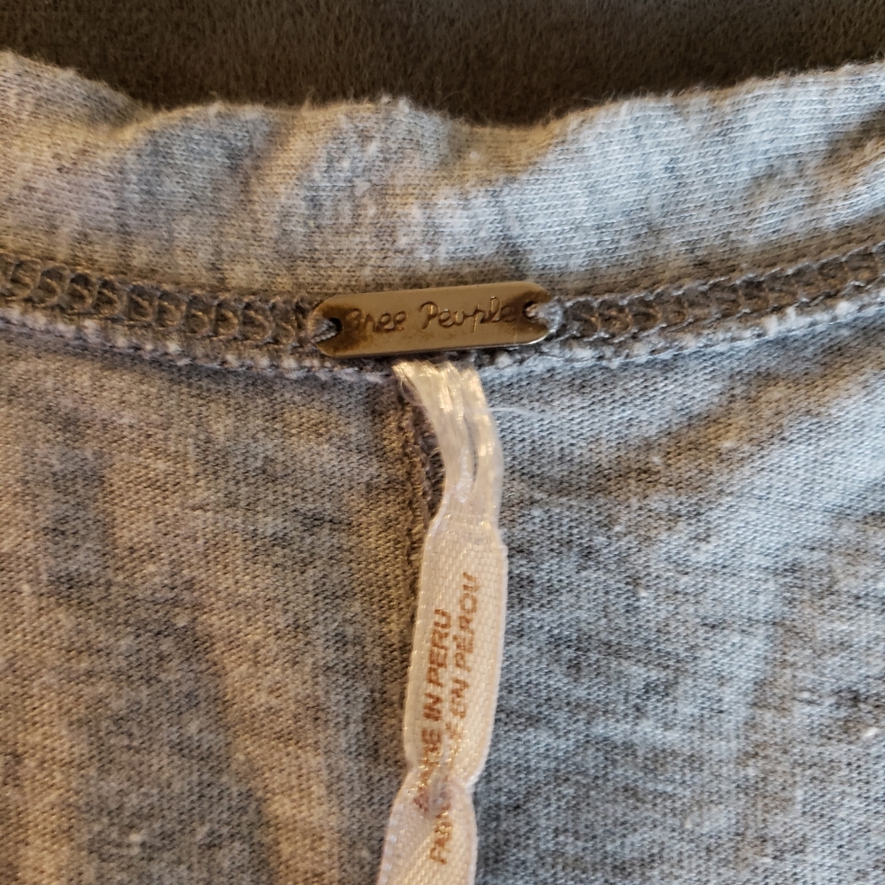 Top - Picture 2 of 3